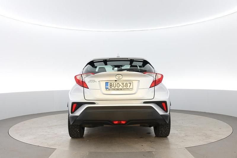 Käytetty Toyota C-HR Active 116 HP (85 kW) 2017 Katumaasturi