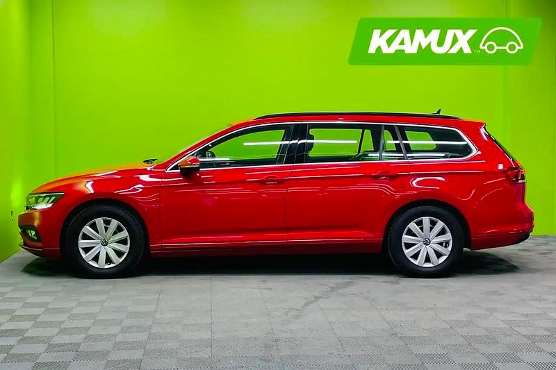 Käytetty VW Passat Business 122 HP (89 kW) 2023 Punainen Farmari