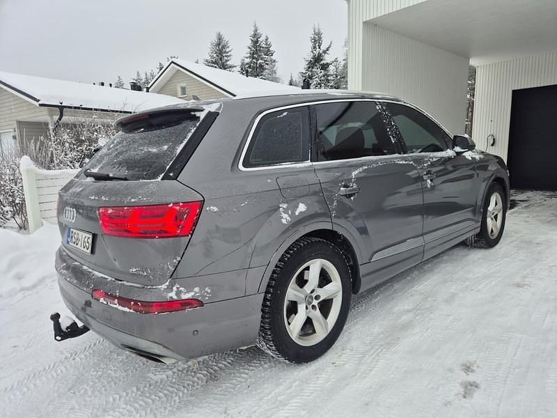 Käytetty Audi Q7 Business 272 HP (200 kW) 2016 Katumaasturi