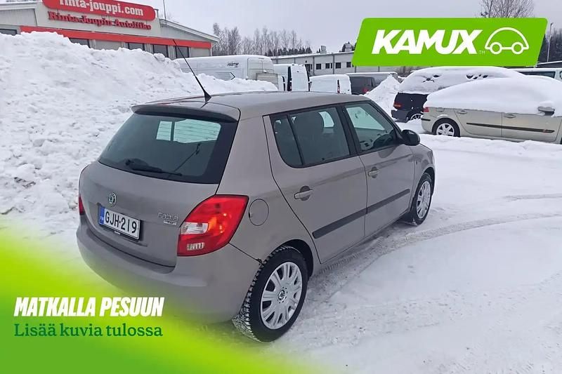 Käytetty Skoda Fabia Ambiente 86 HP (63 kW) 2011 Sedan