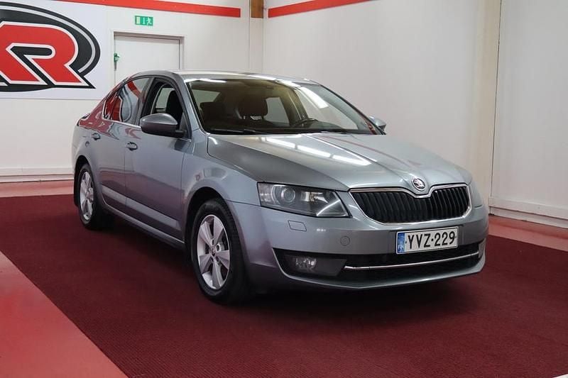 Käytetty Skoda Octavia Elegance 105 HP (77 kW) 2013 Viistoperä