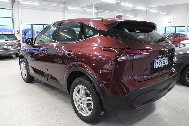 Käytetty Nissan Qashqai Acenta 158 HP (116 kW) 2024 Punainen Katumaasturi