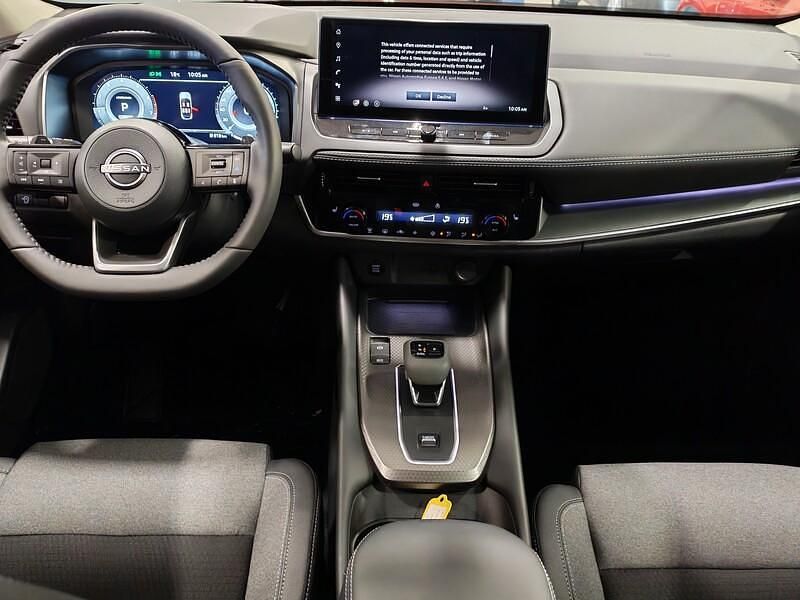 Uusi Nissan Qashqai N-Connecta 158 HP (116 kW) 2025 Punainen Katumaasturi