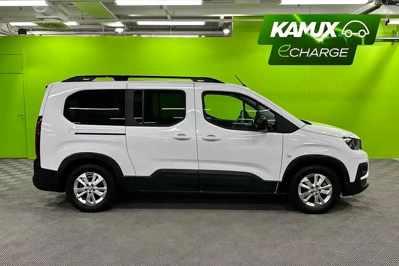 Käytetty Peugeot e-Rifter 100 kW (136 HP) 2023 Icy white paint/standard flat ext trim type Tila-auto
