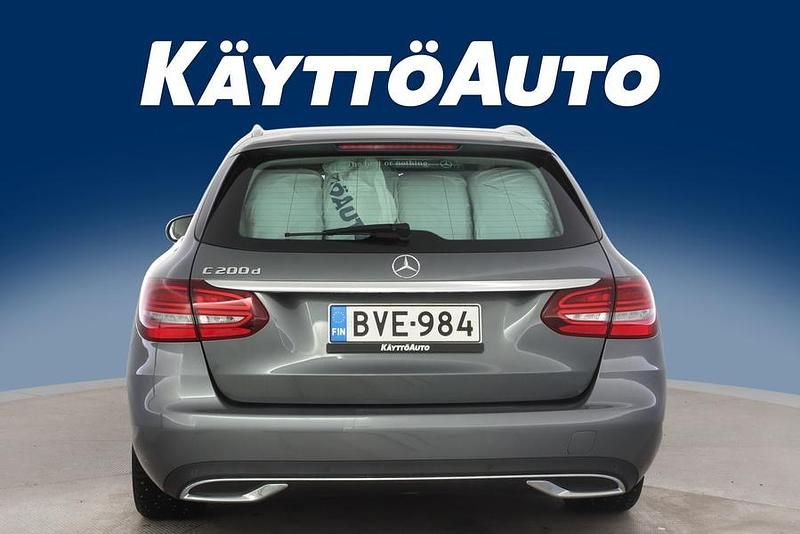 Käytetty Mercedes C200 Avantgarde 150 HP (110 kW) 2018 Harmaa Farmari