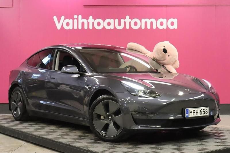 Käytetty Tesla Model 3 152 kW (208 HP) 2021 Sedan