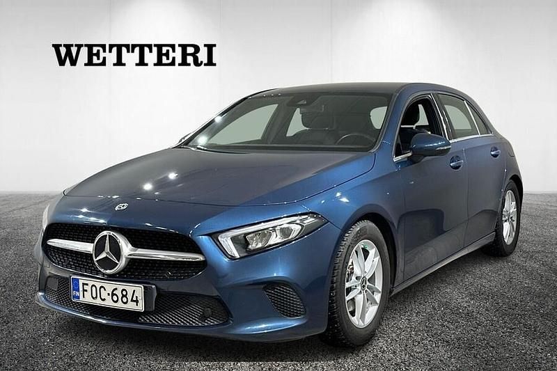 Sininen Käytetty 2019 Mercedes A180 Business Viistoperä | 21 900 € (Perustarjous) - Kuva 1/4