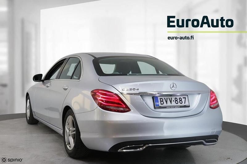 Käytetty Mercedes C220 Business 170 HP (125 kW) 2017 Hopea Sedan