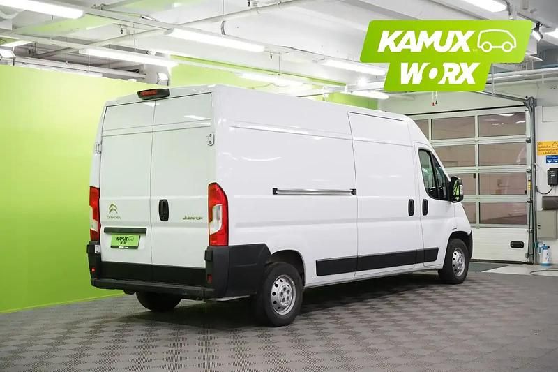 Käytetty Citroën Jumper 140 HP (102 kW) 2023 Icy white paint/nonmetallic paint Tila-auto