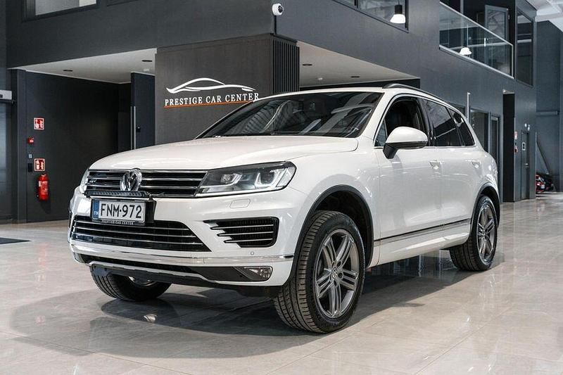 Käytetty VW Touareg 262 HP (192 kW) 2016 Katumaasturi