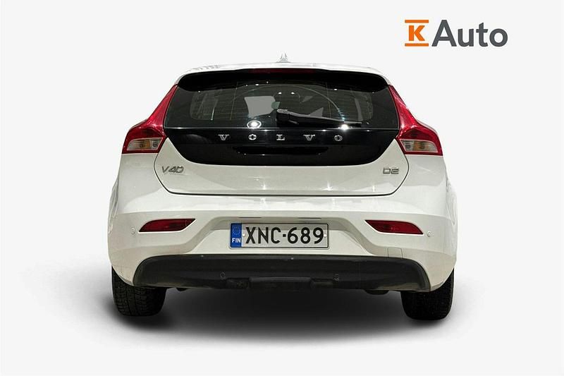 Käytetty Volvo V40 Kinetic 114 HP (83 kW) 2013 Valkoinen Viistoperä