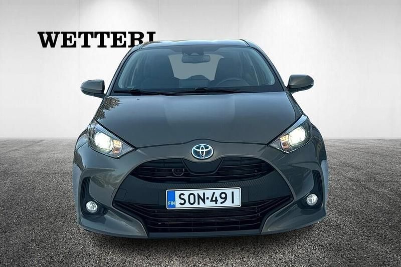 Käytetty Toyota Yaris Hybrid Active 116 HP (85 kW) 2020 Viistoperä