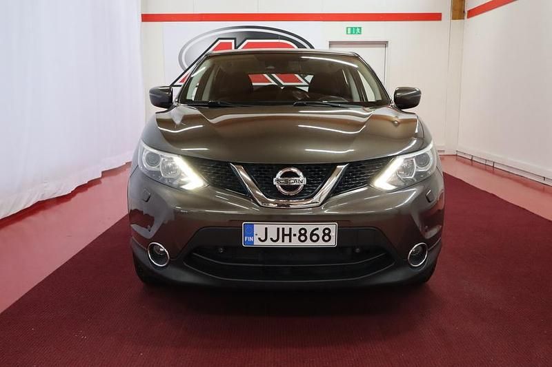 Käytetty Nissan Qashqai Acenta 116 HP (85 kW) 2015 Katumaasturi