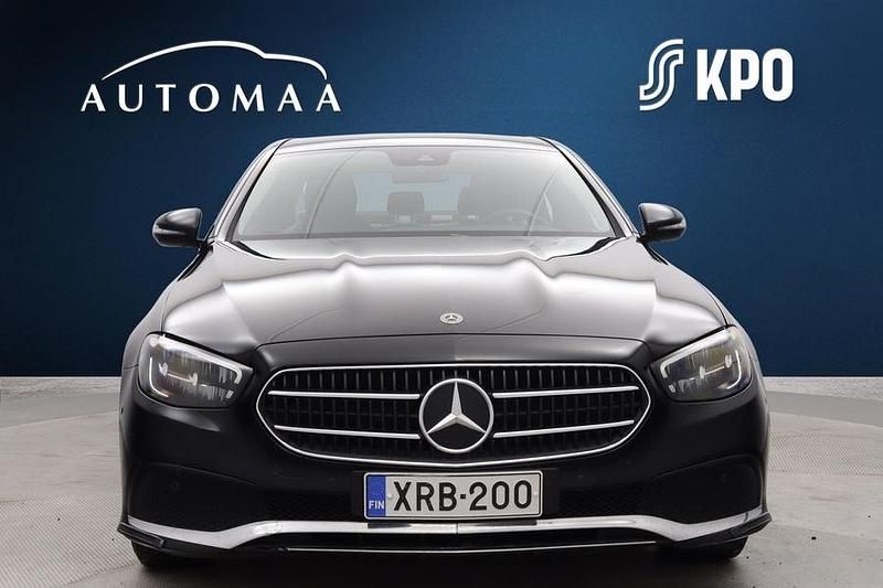 Käytetty Mercedes E200 Avantgarde 160 HP (117 kW) 2022 Musta Sedan