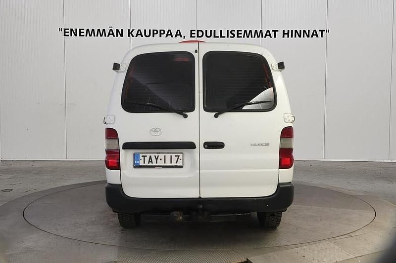 Käytetty Toyota HiAce Business Edition 117 HP (86 kW) 2008 Valkoinen Van