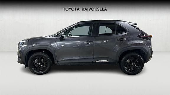 Käytetty Toyota Yaris Cross Plus 114 HP (83 kW) 2025 Harmaa Katumaasturi