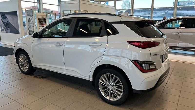 Käytetty Hyundai Kona Style 102 kW (140 HP) 2021 Valkoinen Katumaasturi