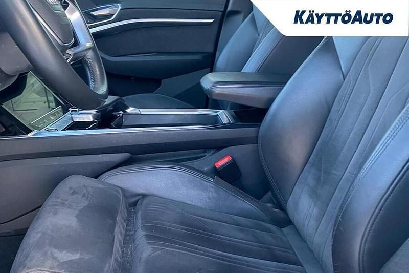 Käytetty Audi e-tron Sportback Advanced Plus 230 kW (313 HP) 2021 Harmaa Katumaasturi
