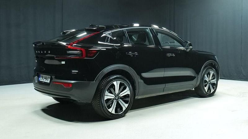 Käytetty Volvo C40 Core 169 kW (231 HP) 2023 Musta Katumaasturi