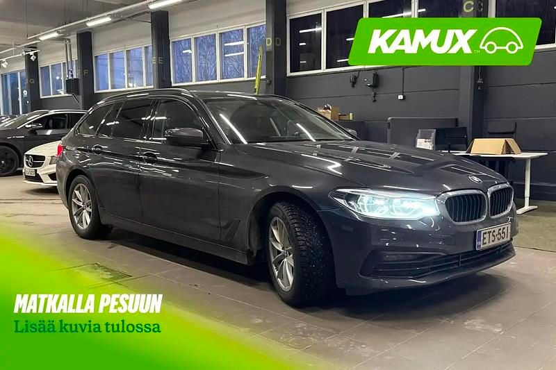 Käytetty BMW 520 Sport Line 258 HP (189 kW) 2018 Hopea / harmaa Sedan
