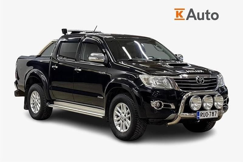 Käytetty Toyota HiLux 171 HP (125 kW) 2016 Met. musta Nouto