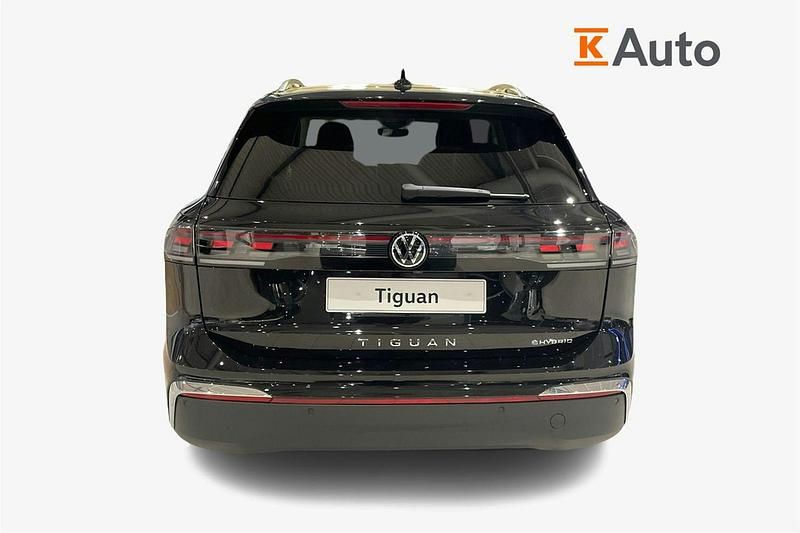 Uusi VW Tiguan Elegance 204 HP (150 kW) 2025 Met. musta Katumaasturi