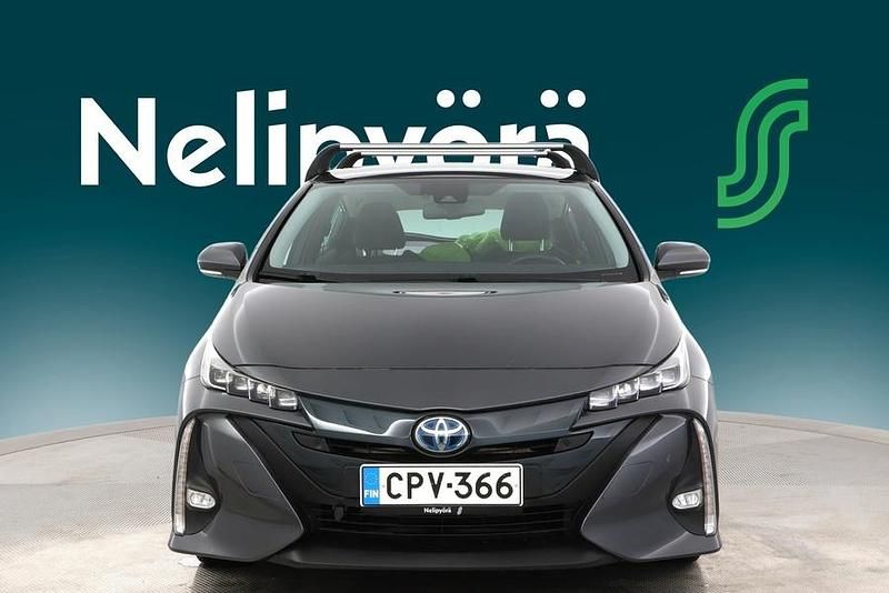 Käytetty Toyota Prius Plug-in Hybrid Active 98 HP (72 kW) 2018 Harmaa Viistoperä