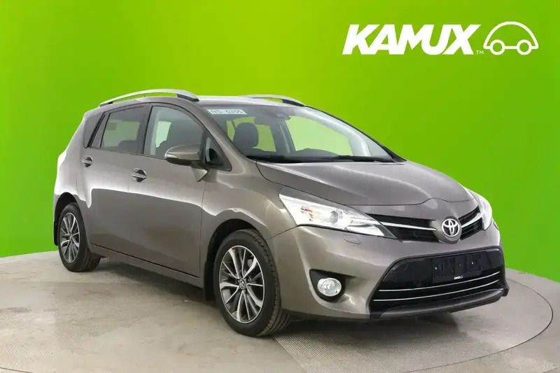 Hopea / harmaa Käytetty 2017 Toyota Verso Life Tila-auto | 17 890 € (Perustarjous) - Kuva 1/4