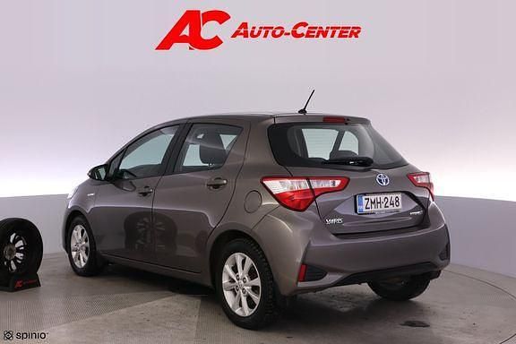 Käytetty Toyota Yaris Active 72 HP (52 kW) 2018 Harmaa Viistoperä