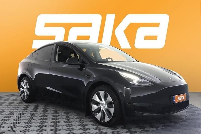 Käytetty 2023 Tesla Model Y Katumaasturi | 38 900 € (Perustarjous) - Kuva 1/3