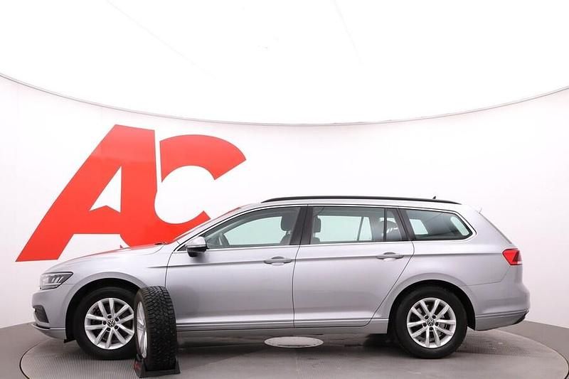 Käytetty VW Passat Comfortline 150 HP (110 kW) 2022 Harmaa Farmari