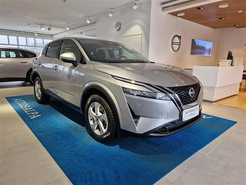 Käytetty Nissan Qashqai N-Connecta 158 HP (116 kW) 2024 Katumaasturi
