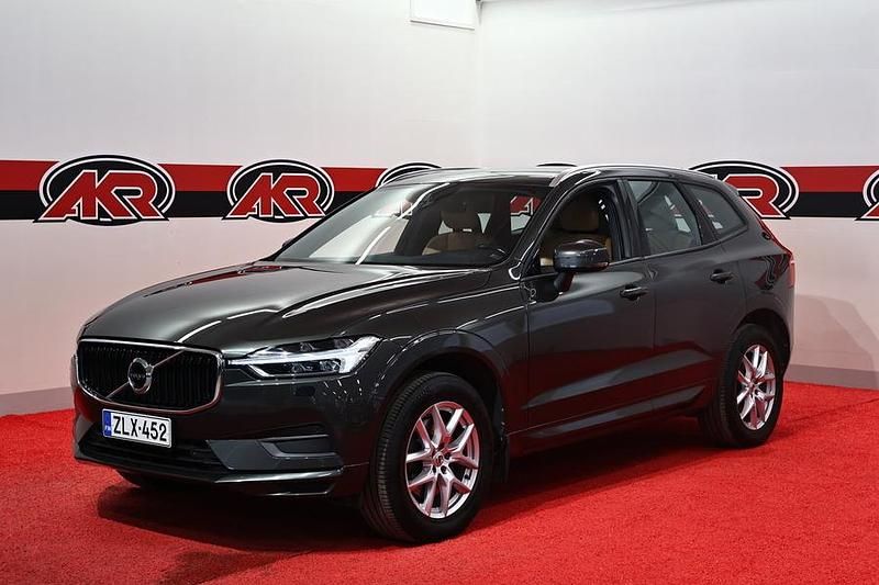 Harmaa Käytetty 2018 Volvo XC60 Momentum Katumaasturi | 32 900 € (Perustarjous) - Kuva 1/4
