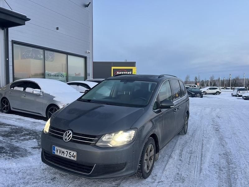 Keltainen Käytetty 2010 VW Sharan Comfortline Tila-auto | 11 770 € (Perustarjous) - Kuva 1/3