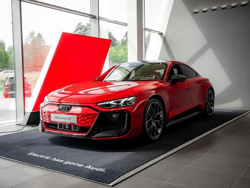 Uusi Audi e-tron GT quattro Design 561 kW (764 HP) 2025 Progressive punainen Sedan
