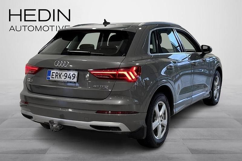 Käytetty Audi Q3 Advanced Plus 190 HP (139 kW) 2019 Harmaa Katumaasturi
