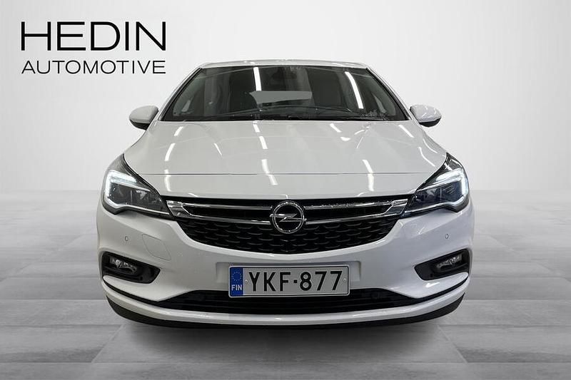 Käytetty Opel Astra Enjoy 105 HP (77 kW) 2018 Valkoinen Viistoperä