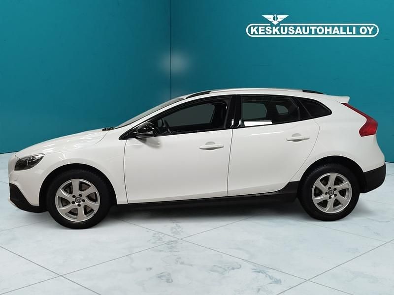 Käytetty Volvo V40 Summum 190 HP (139 kW) 2016 Valkoinen Viistoperä