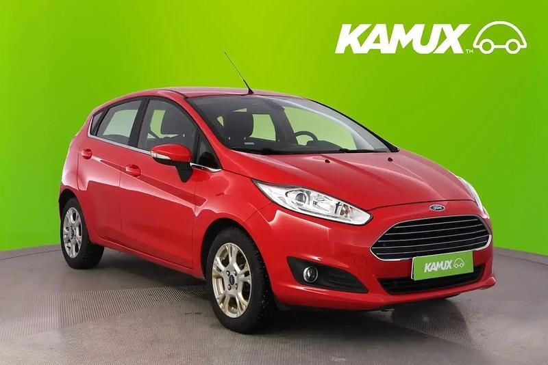 Käytetty Ford Fiesta Titanium 80 HP (58 kW) 2017 Punainen Sedan