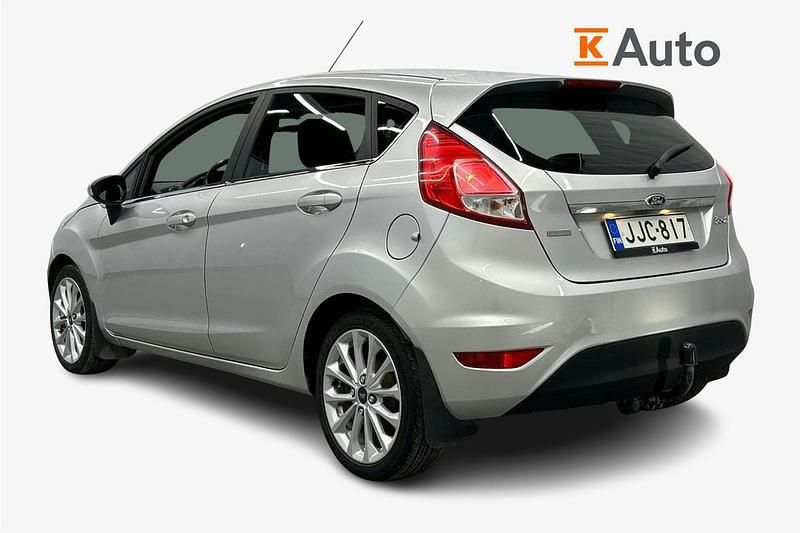 Käytetty Ford Fiesta Titanium 101 HP (74 kW) 2014 Harmaa Viistoperä