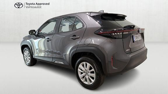 Käytetty Toyota Yaris Cross Active 116 HP (85 kW) 2024 Harmaa Katumaasturi