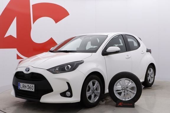Käytetty Toyota Yaris Active 114 HP (83 kW) 2022 040 Viistoperä