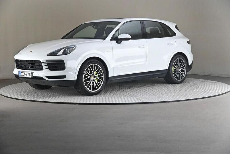 Käytetty 2022 Porsche Cayenne Katumaasturi | 69 500 € (Hyvä tarjous) - Kuva 1/4