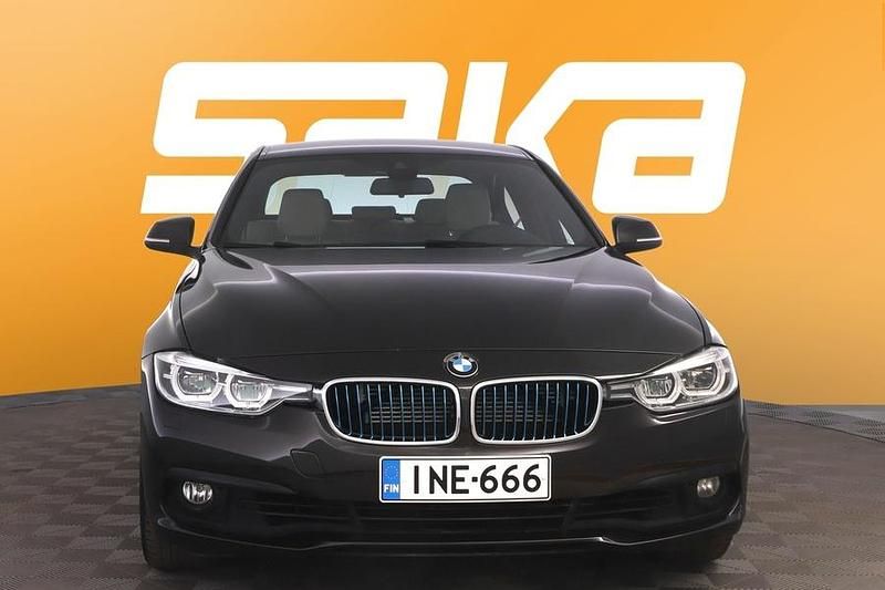 Käytetty BMW 330e Exclusive 252 HP (185 kW) 2017 Sedan