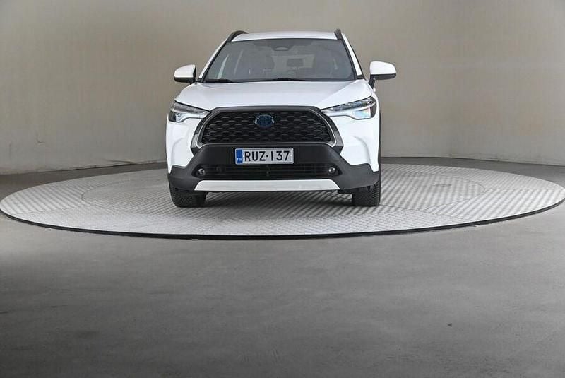 Käytetty Toyota Corolla Cross Edition 197 HP (144 kW) 2023 Katumaasturi