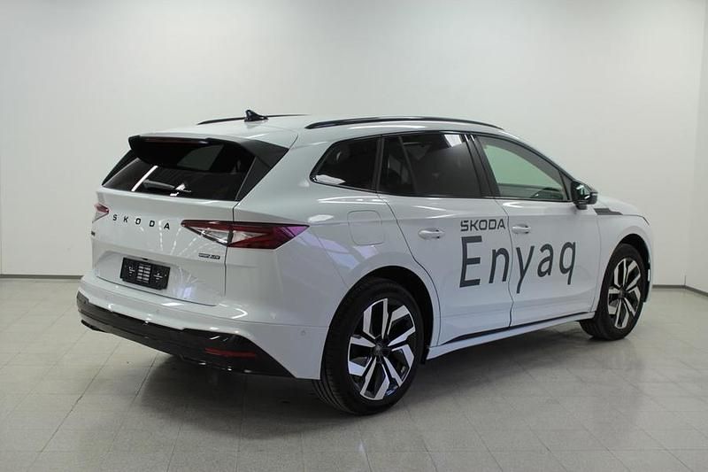 Käytetty Skoda Enyaq iV SportLine 210 kW (286 HP) 2025 Valkoinen Katumaasturi
