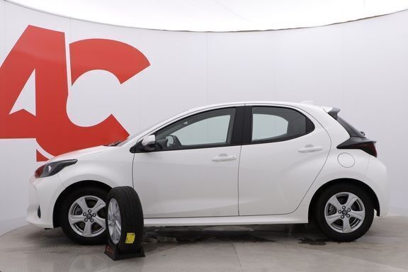 Käytetty Toyota Yaris Active 114 HP (83 kW) 2022 040 Viistoperä