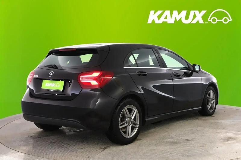 Käytetty Mercedes A180 Style 122 HP (89 kW) 2017 Musta Sedan