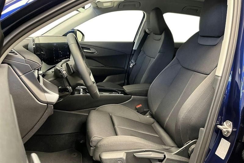 Uusi Audi Q3 201 HP (147 kW) 2026 Navarra sininen Katumaasturi