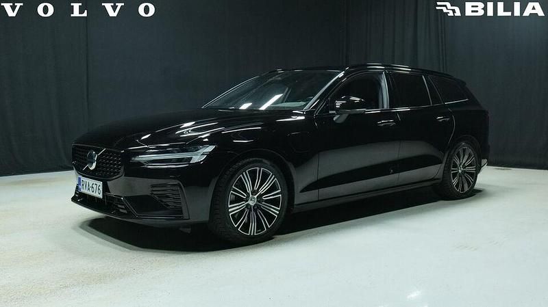 Musta Käytetty 2023 Volvo V60 Performance Farmari | 40 800 € (Hieman kallis) - Kuva 1/3